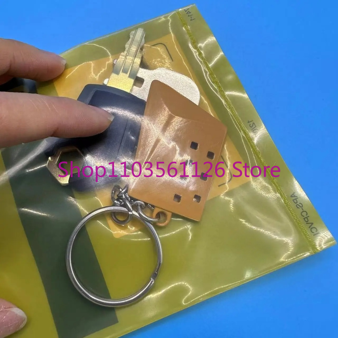 Heavy Equipment With Bucket - Брелок для ключей 5P8500 8H5306 с